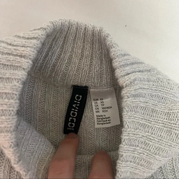 Grey sweater - Picture 4 of 4